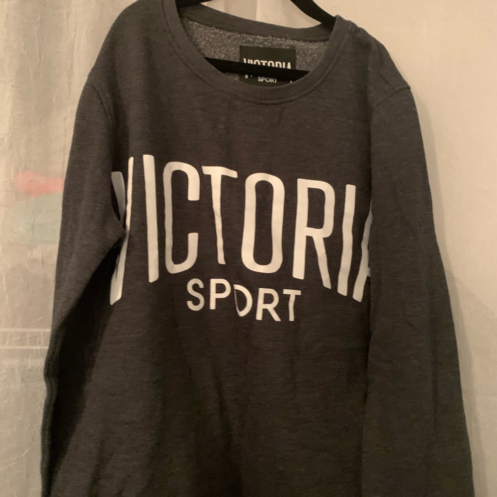 Victoria sport crew neck